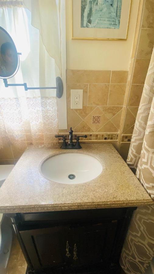 Minutes From Jfk, Beautiful Home With Peaceful, Cosy, Private Room Νέα Υόρκη Εξωτερικό φωτογραφία